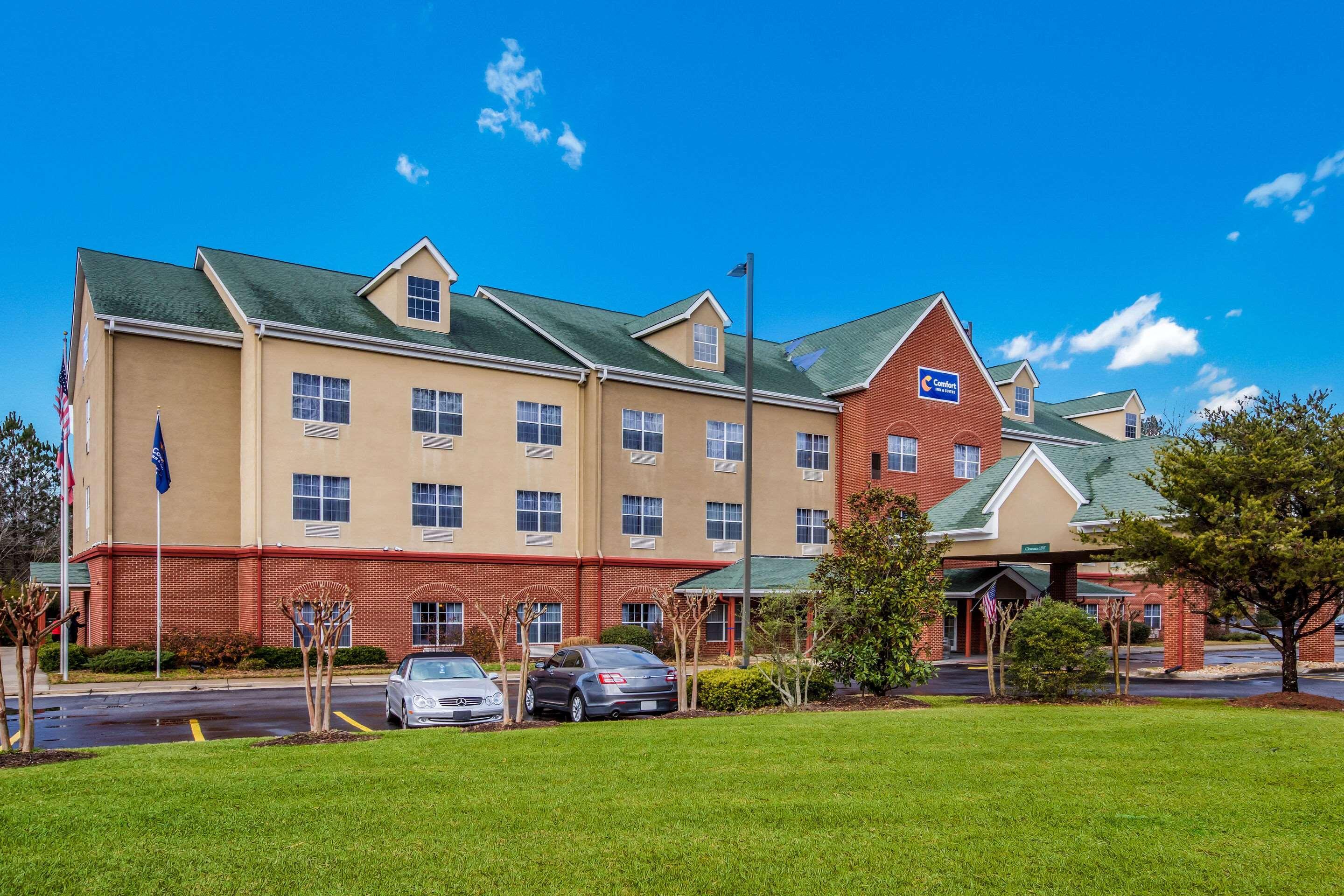 Comfort Inn & Suites Fairburn Exterior photo