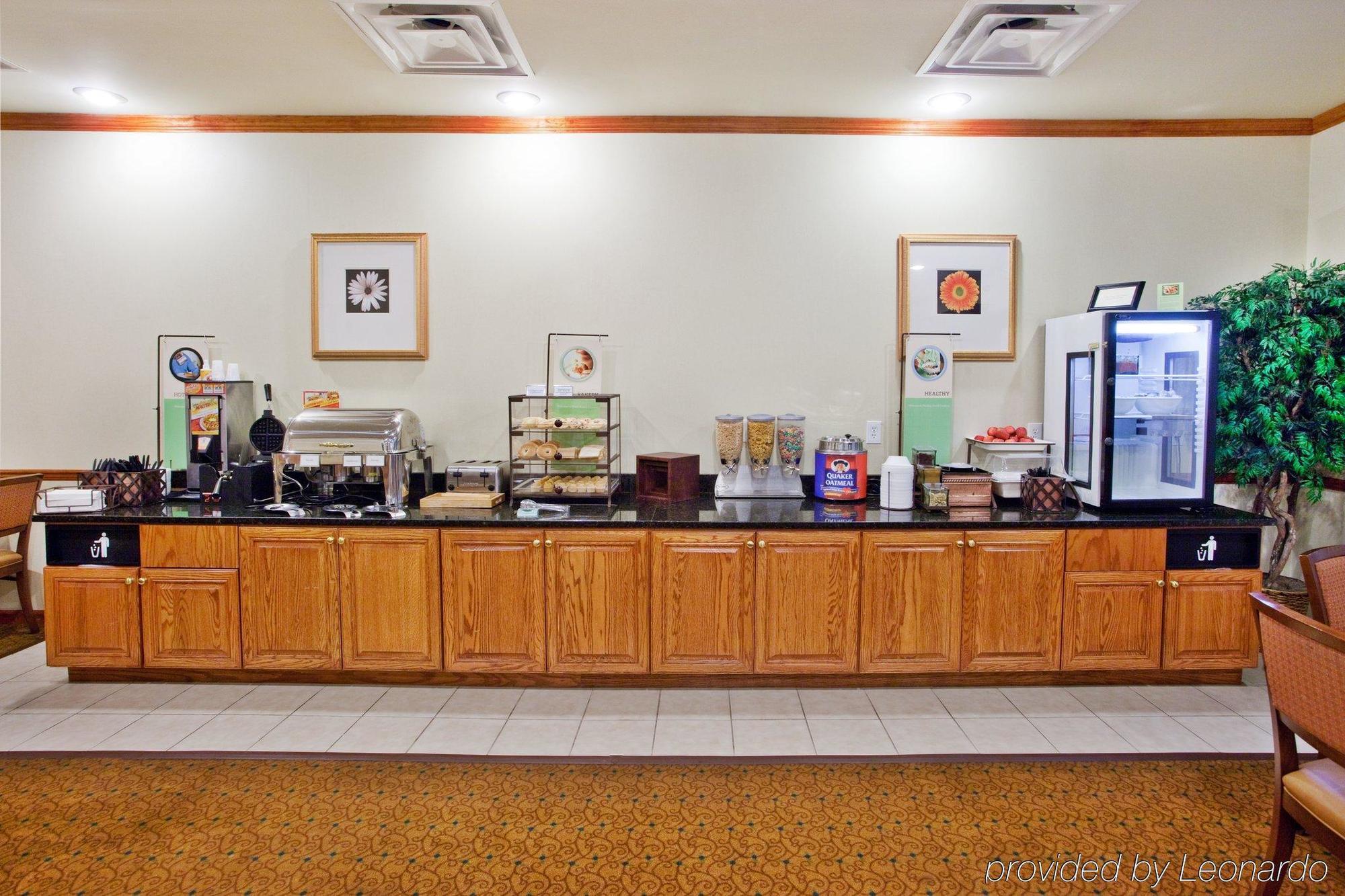 Comfort Inn & Suites Fairburn Restaurant photo